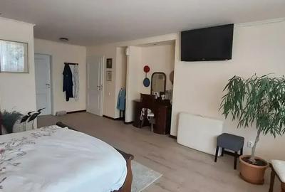 Casă cu 8 camere cu Piscina în Corbeanca - 24
