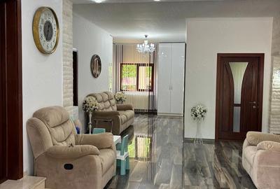 Casă cu 8 camere cu Teren 4000 Mp în Bălnaca - 1