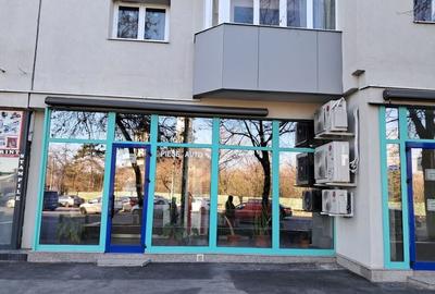 Spatiu comercial vitrina de 20 M - Metrou Eroii Revolutiei S143 - 4