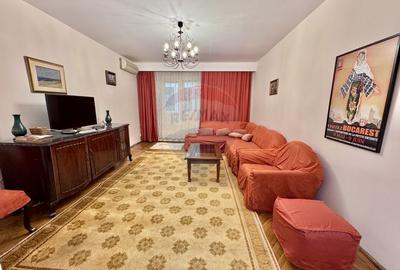 Apartament cu 4 camere decomandat în P-ța Sfinții Voievozi