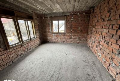 Casă cu 8 camere cu Teren 622 Mp în Titulescu - 10