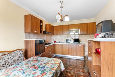 Vilă tip bloc 12 camere, 2 garaje 2 boxe  zona Tomis 1  Flămânda - 20