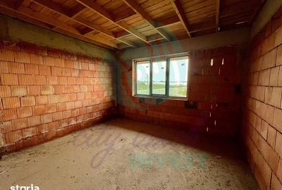 Casă cu Teren 1750 Mp în Vărăști - 8