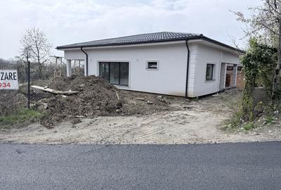 Casă cu 4 camere în Popești - 2