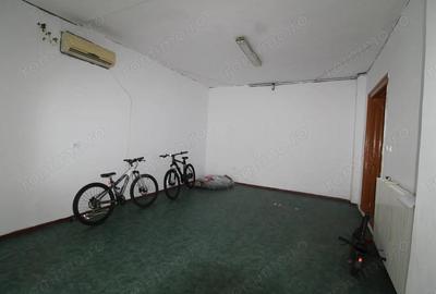 Spa?iu comercial, 75 mp, central, posibilitate inchiriere muncitori - 3