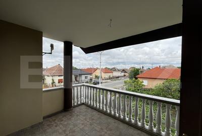 Casa de vanzare in Lazuri, ideala si pentru investitii - 9