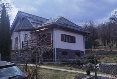 Casă individuală cu 3 camere cu Canalizare în Poiana Câmpina - 9