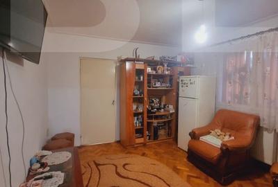 Apartament cu 3 camere semidecomandat în Central - 1