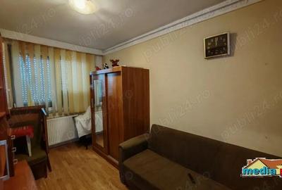 De vanzare apartament cu 3 camere, Micro 19 - 1