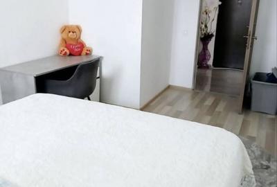 Apartament cu 3 camere decomandat în Tractorul - 1