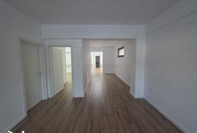 Apartament cu 4 camere în Central - 2
