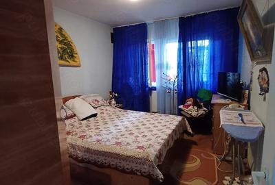 Apartament cu 3 camere decomandat în Micro 38 - 3