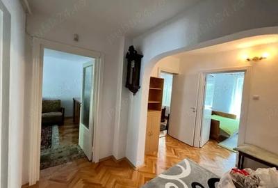 Apartament cu 4 camere decomandat în 7 Noiembrie - 2