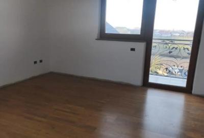 Casă cu 7 camere cu Teren 2500 Mp în Marginea - 10