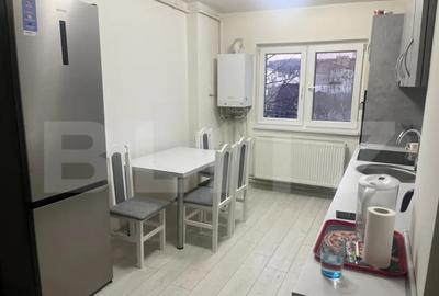 Apartament cu 4 camere semidecomandat în Central - 2