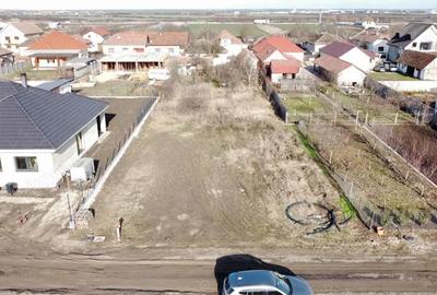 Teren de 900 mp, în Giarmata