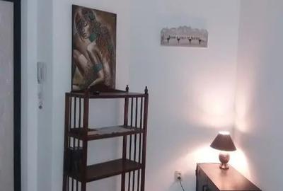 Apartament cu 2 camere decomandat în Romană