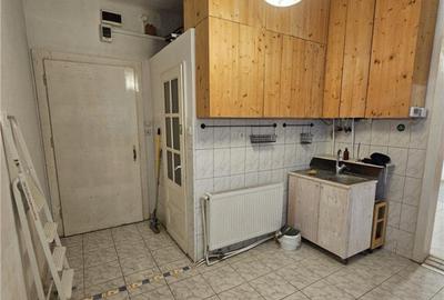 Spatiu comercial CENTRU Acces stradal, loc de parcare propri - 6