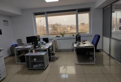 Apartament cu 3 camere decomandat, mobilat în Central - 8