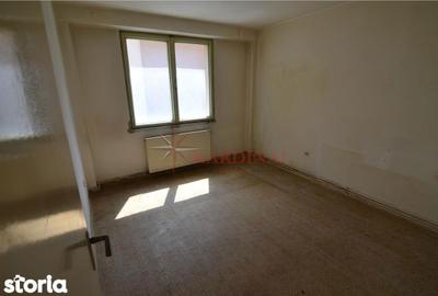 Apartament cu 3 camere decomandat în Astra - 3