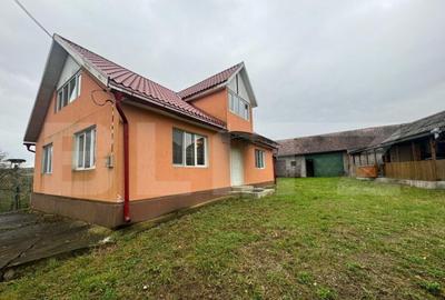 Casa individuala, 3300 mp teren, zona Sintereag - 15