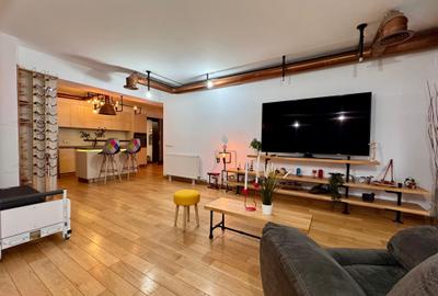 Apartament cu 3 camere semidecomandat în Pipera