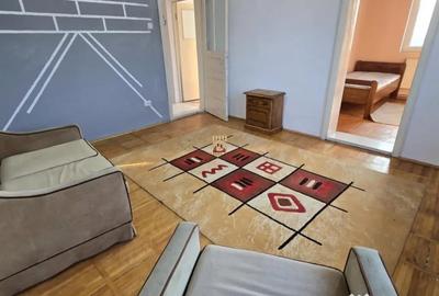 Apartament cu 3 camere semidecomandat în Molid - 1