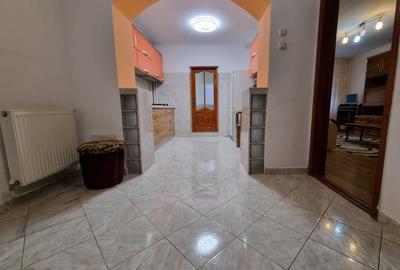 Zona Neagoe Voda- Martiri- 2 camere decomandate- ETAJ 1- bloc din 1989 Zona Neagoe Voda- Martiri- 2 camere decomandate- ETAJ 1- bloc din 1989 - 7