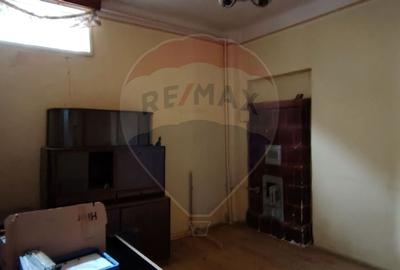 Apartament cu 4 camere de vanzare in zona Central Apartament cu 4 camere de vanzare in zona Central - 3