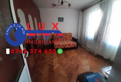 Apartament cu 3 camere decomandat în Piața Nouă - 2
