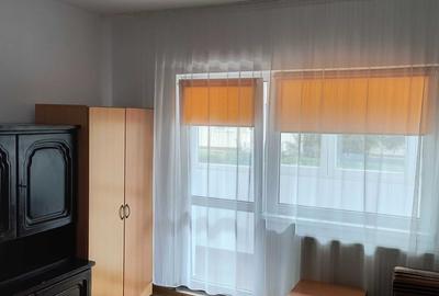 Apartament cu 3 camere, decomandat, 71 mp,2 bai si balcoane, zona Farmec - 2