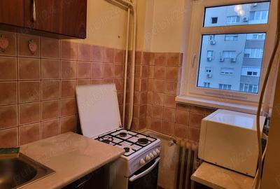 Ofer garsoniera de inchiriat-zona Titan, Diham - 2