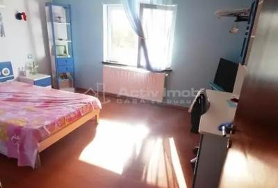 Casă cu 7 camere cu Teren 400 Mp în Domnești - 2