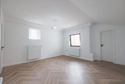 VANDUT! 3 camere amenajat, Finisat premium. - 2