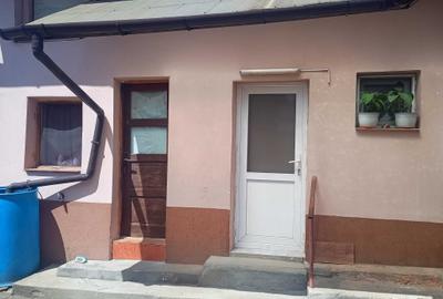 Casă cu 4 camere în Bujoreni - 3