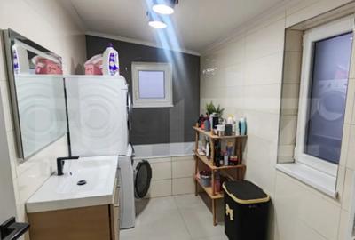 Casă cu 5 camere cu Teren 430 Mp în Central