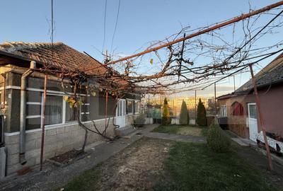 Casă cu 2 camere cu Teren 875 Mp în Someșeni - 2