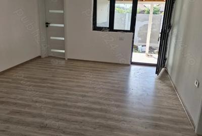 Casă cu 4 camere cu Teren 400 Mp în Sânmihaiu Român