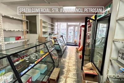 Spațiu comercial, de 54 mp, în Petros - 3