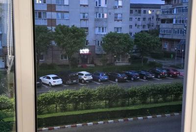 Apartament cu 4 camere decomandat în Central - 2