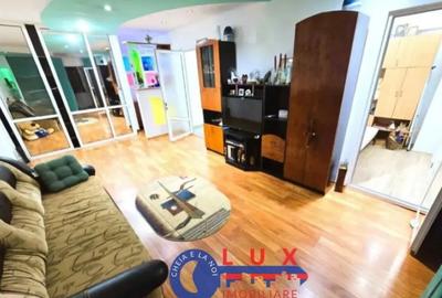 Apartament cu 2 camere semidecomandat, mobilat în Piața Nouă