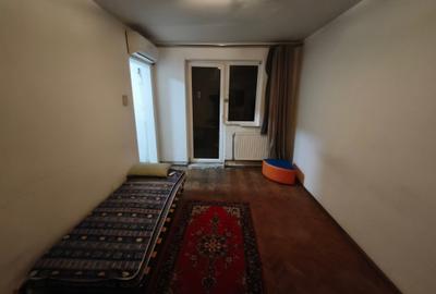 Sagului- Piata Doina 3 camere 400 euro - 3