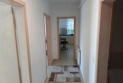 Apartament cu 2 camere decomandat, mobilat în Tractorul - 2