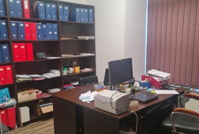 Spațiu comercial, de 133 mp, în Central - 17