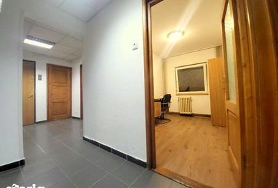 Apartament cu 4 camere, mobilat în Central - 1