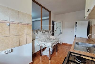 Casa moderna cu mansarda si curte comuna in zona Campului - 17