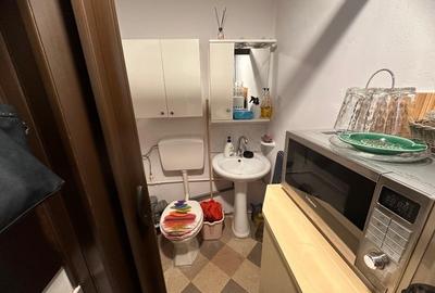 Spațiu comercial, de 32 mp, în Central - 8