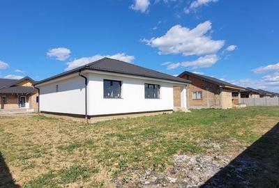 Casă cu 4 camere cu Teren 550 Mp în Lazuri