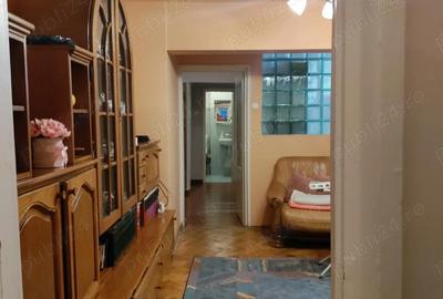 Apartament cu 3 camere semidecomandat în Careiului - 4