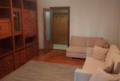 Apartament cu 3 camere decomandat în Capitol - 4